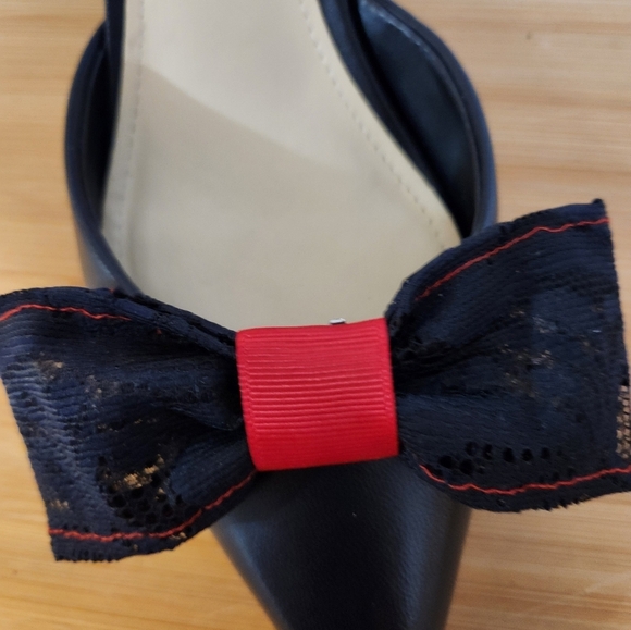 Hand Crafted Shoe Bows Black Lace Red Shoe Clips Decor Large - Picture 3 of 5
